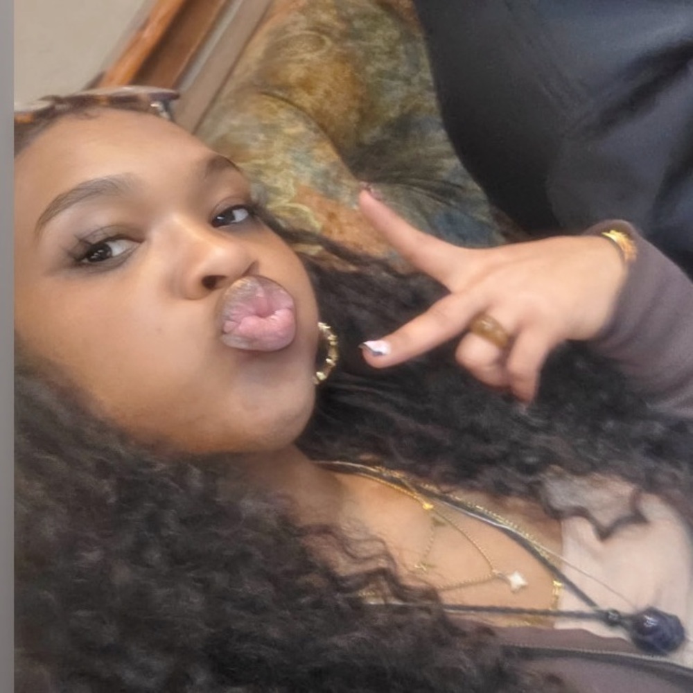 Meet your Posher, Tay